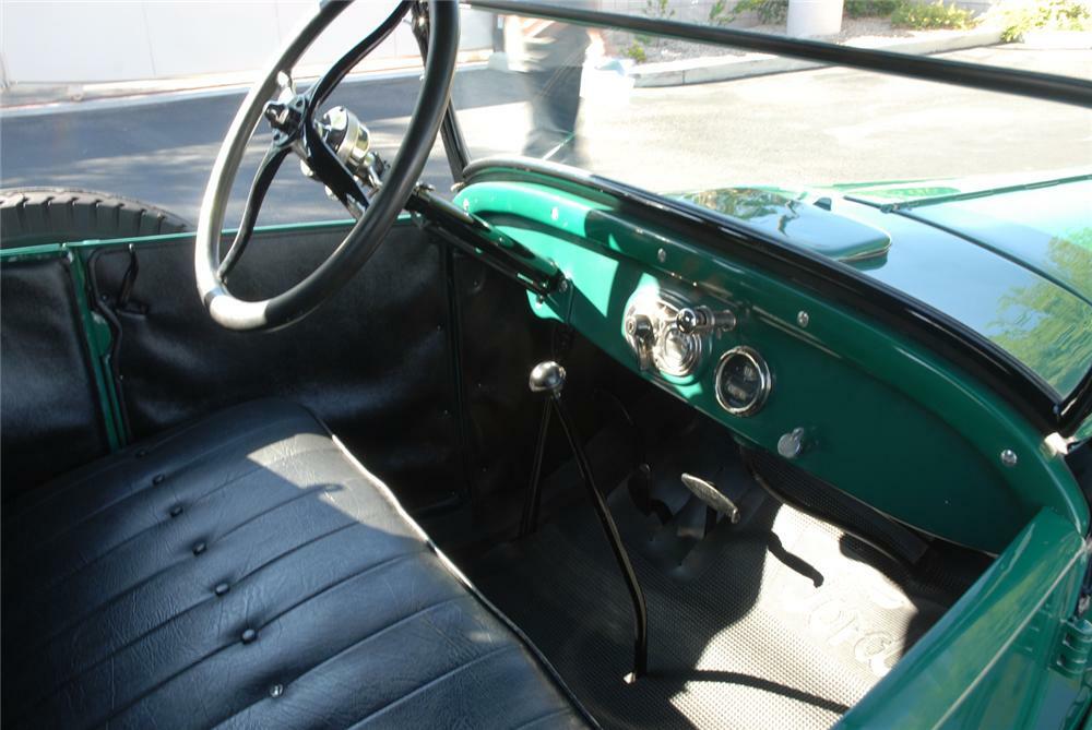 1927 FORD MODEL T ROADSTER PICKUP - Interior - 45290