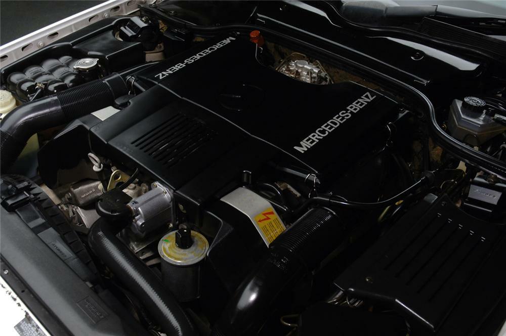 1991 MERCEDES-BENZ 500SL CONVERTIBLE - Engine - 47833