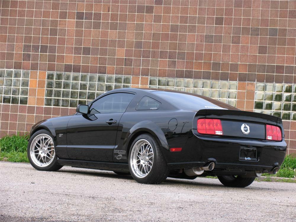 2005 FORD MUSTANG GT FASTBACK - Rear 3/4 - 49420