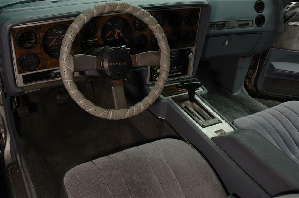 1986 PONTIAC GRAND PRIX AERO COUPE 2+2 - Interior - 50517