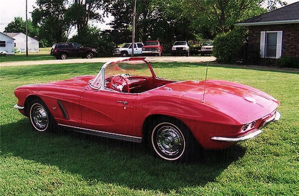 1962 CHEVROLET CORVETTE CONVERTIBLE - Front 3/4 - 60819