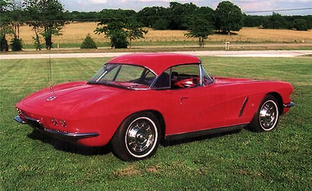 1962 CHEVROLET CORVETTE CONVERTIBLE - Rear 3/4 - 60819