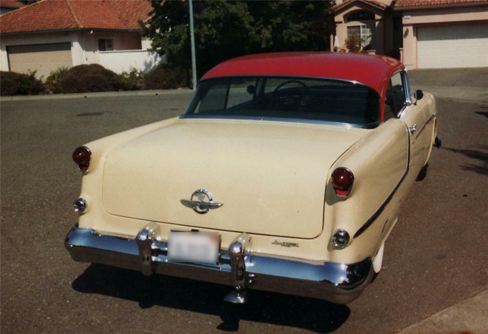 1954 OLDSMOBILE 88 2 DOOR HARDTOP - Rear 3/4 - 61471