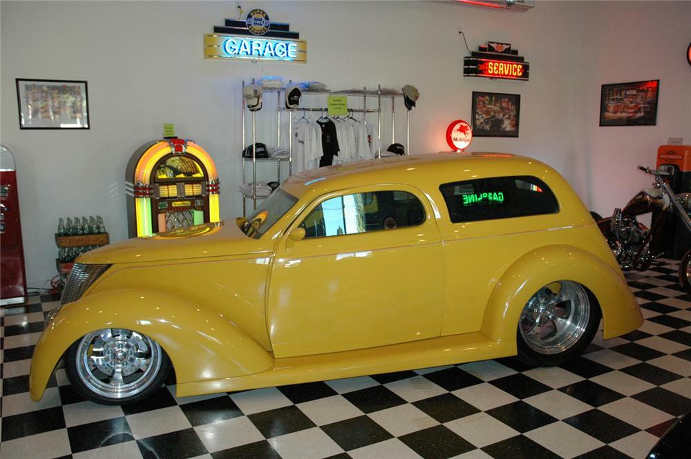 1937 FORD SEDAN STREET ROD - Front 3/4 - 61677