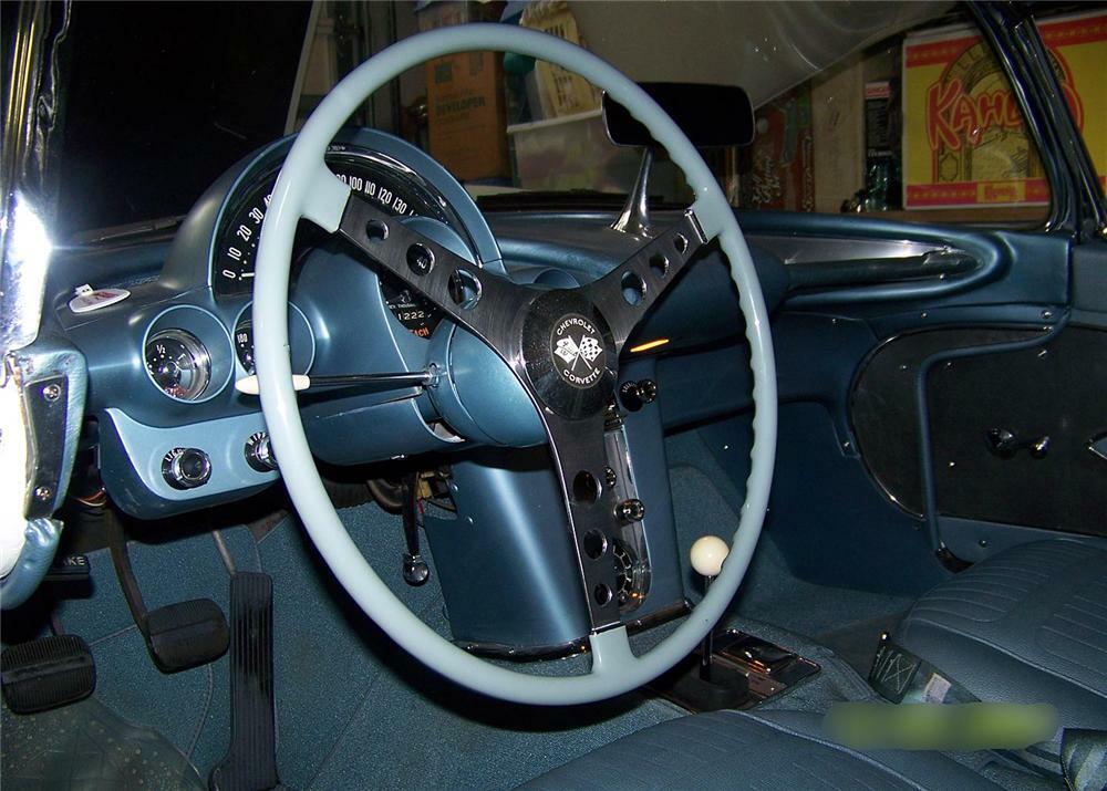 1958 CHEVROLET CORVETTE CONVERTIBLE - Interior - 63880