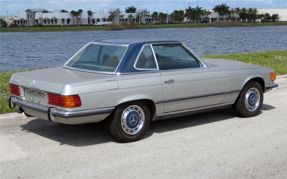 1972 MERCEDES-BENZ 350SL ROADSTER - Rear 3/4 - 64132