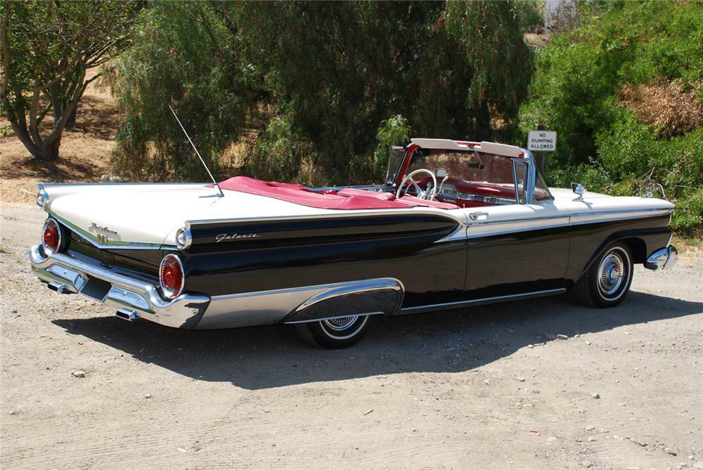 1959 FORD GALAXIE 500 CONVERTIBLE - Rear 3/4 - 65986