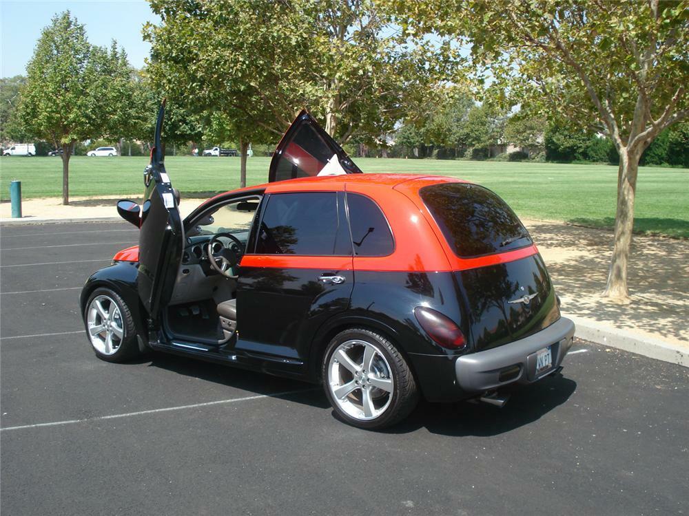 2001 CHRYSLER PT CRUISER CUSTOM 4 DOOR HARDTOP - Rear 3/4 - 66005