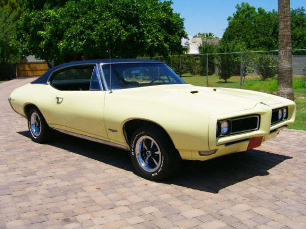 1968 PONTIAC GTO 2 DOOR HARDTOP - Front 3/4 - 66245