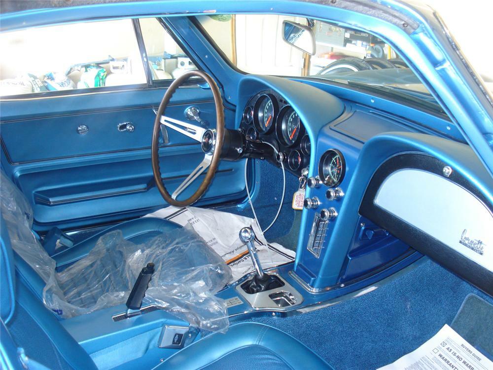 1967 CHEVROLET CORVETTE COUPE - Interior - 70565