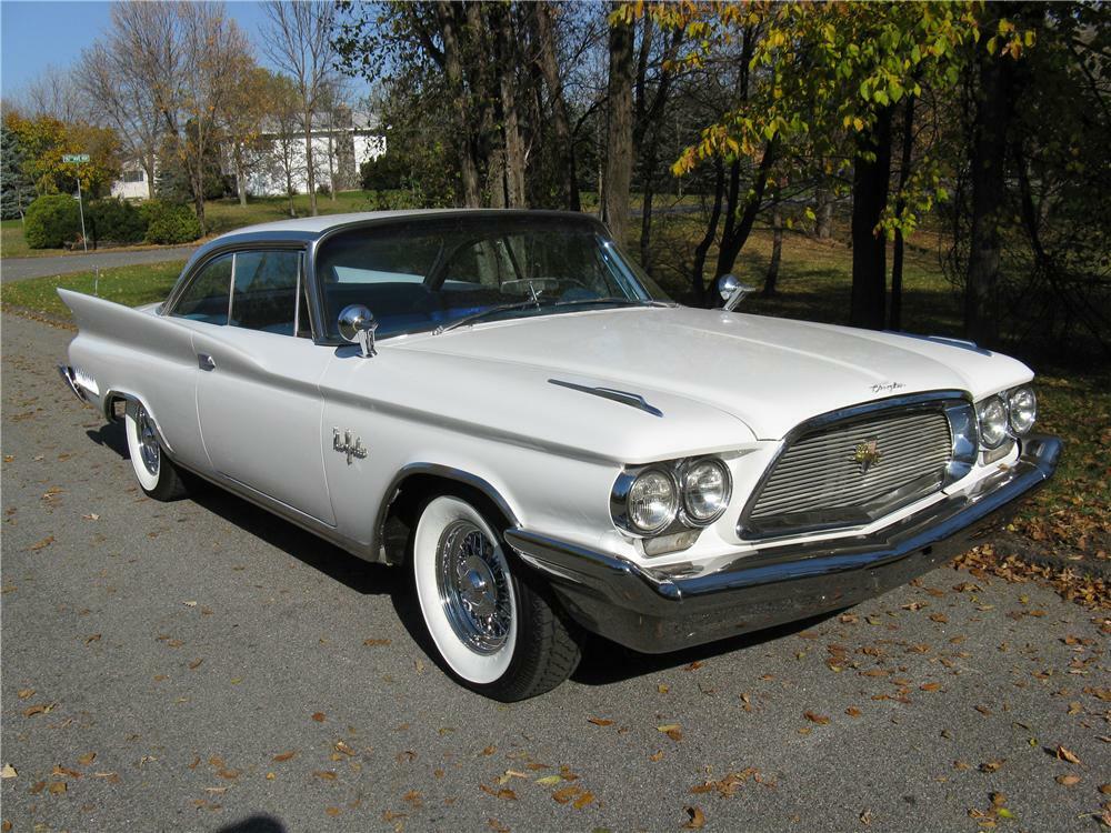 1960 CHRYSLER NEW YORKER 2 DOOR HARDTOP - Front 3/4 - 70720