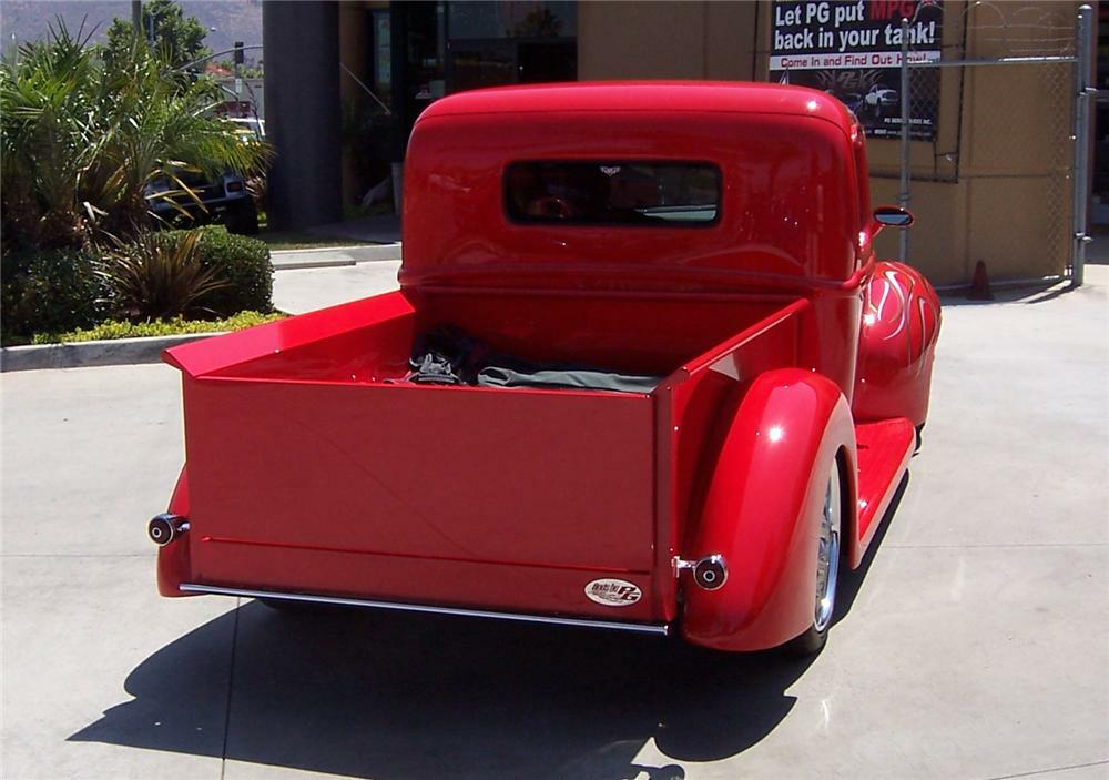 1940 FORD CUSTOM PICKUP - Rear 3/4 - 71090