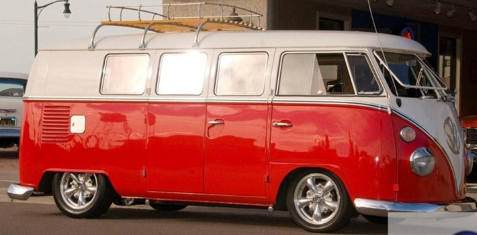 1966 VOLKSWAGEN CUSTOM BUS - Front 3/4 - 71147