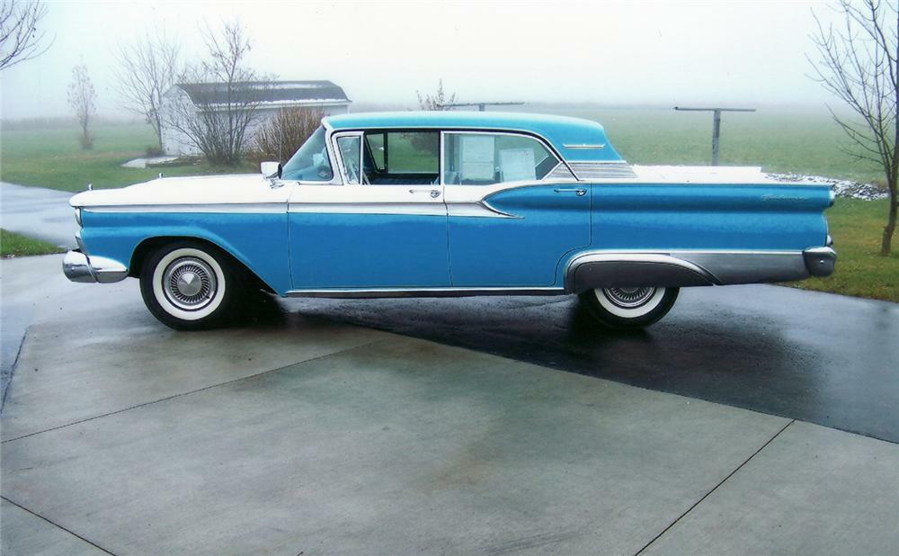 1959 FORD GALAXIE TOWN VICTORIA 4 DOOR SEDAN - Side Profile - 71188