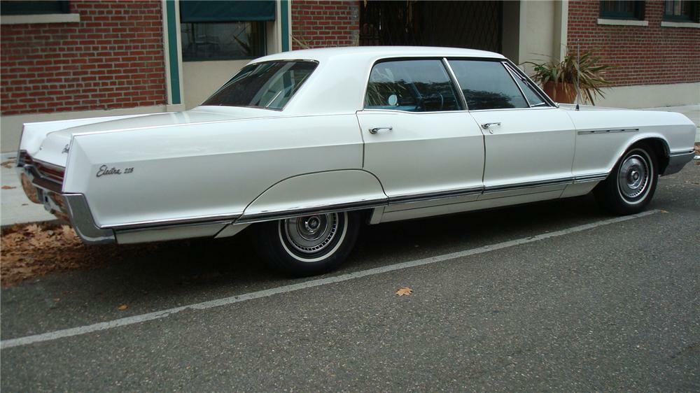 1966 BUICK ELECTRA 225 4 DOOR HARDTOP - Rear 3/4 - 71257