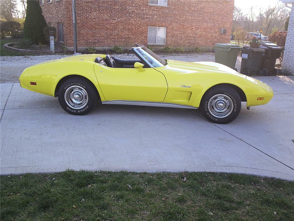 1975 CHEVROLET CORVETTE CONVERTIBLE - Front 3/4 - 71539