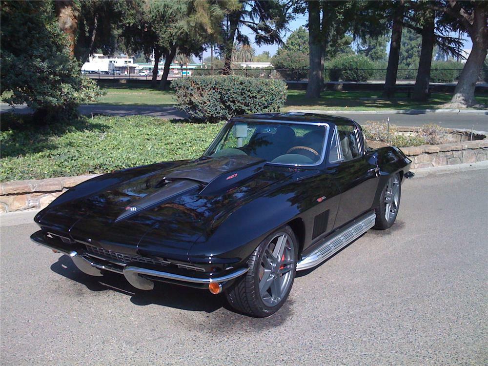 1967 CHEVROLET CORVETTE CUSTOM PRO-TOURING COUPE - Front 3/4 - 71658