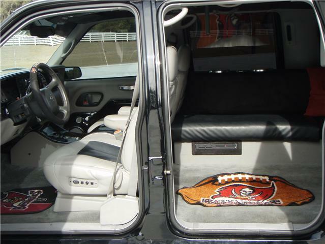 1999 Chevrolet Suburban Custom Suv