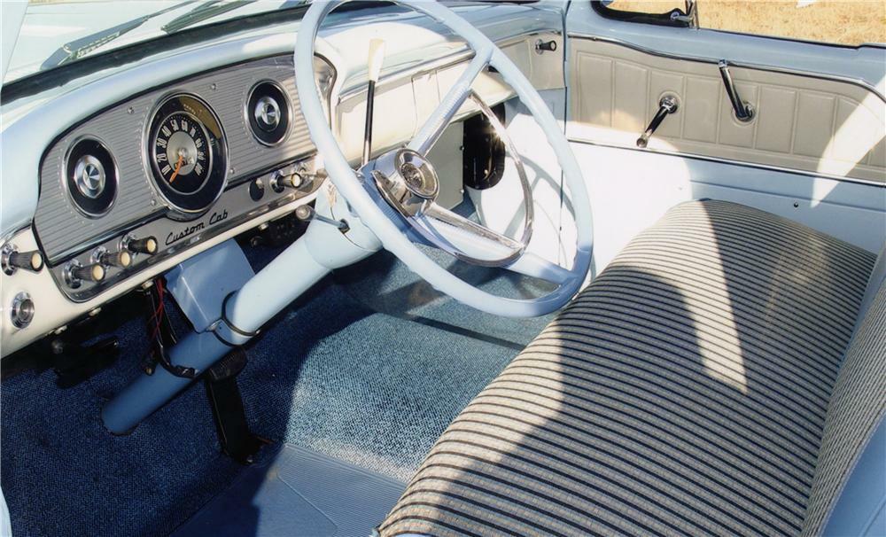 1964 FORD F-100 SWB PICKUP - Interior - 75143