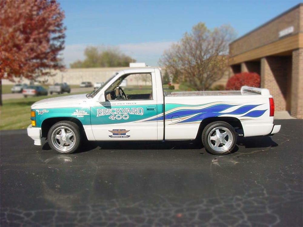 1995 CHEVROLET C/K 1500 BRICKYARD 400 PACE TRUCK #2 - Front 3/4 - 75180