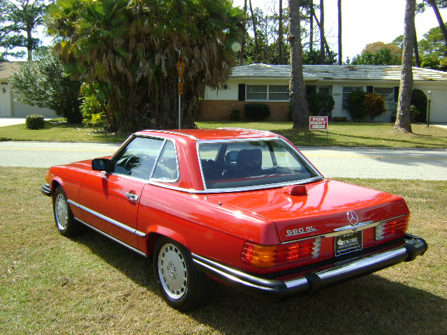 1986 MERCEDES-BENZ 560SL ROADSTER - Rear 3/4 - 75476