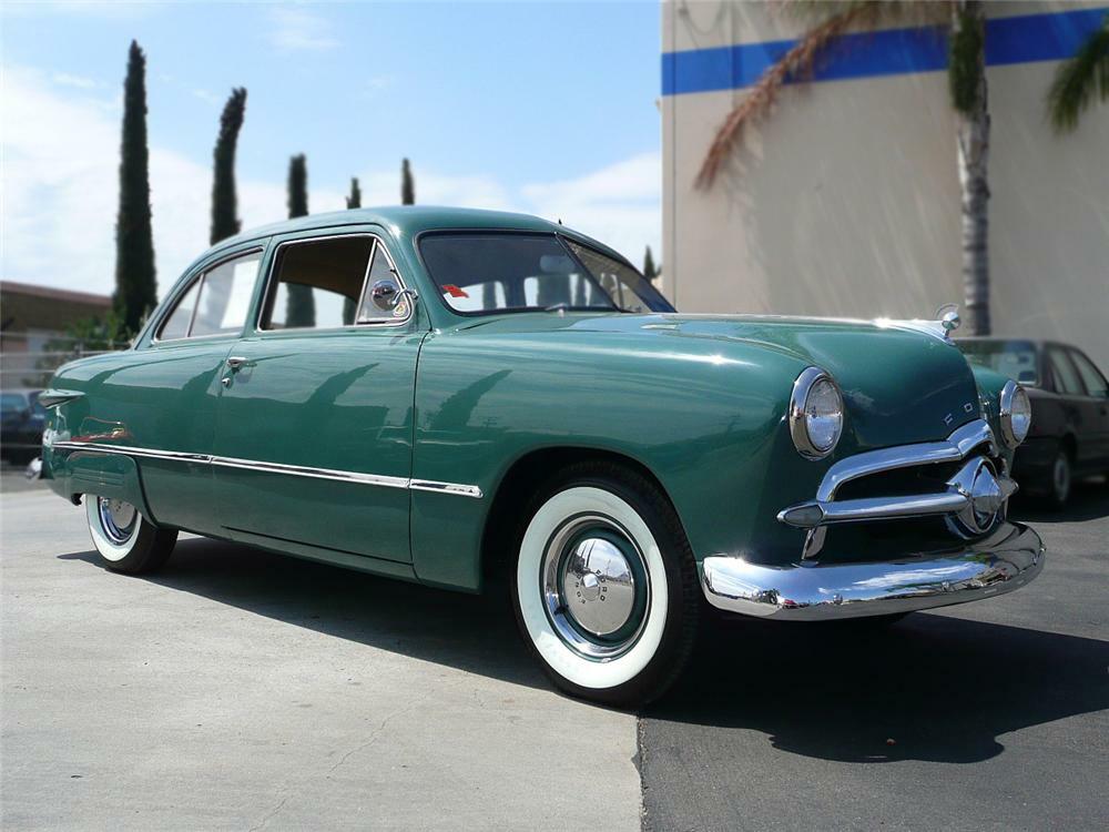 1949 FORD CUSTOM 2 DOOR COUPE - Front 3/4 - 79037
