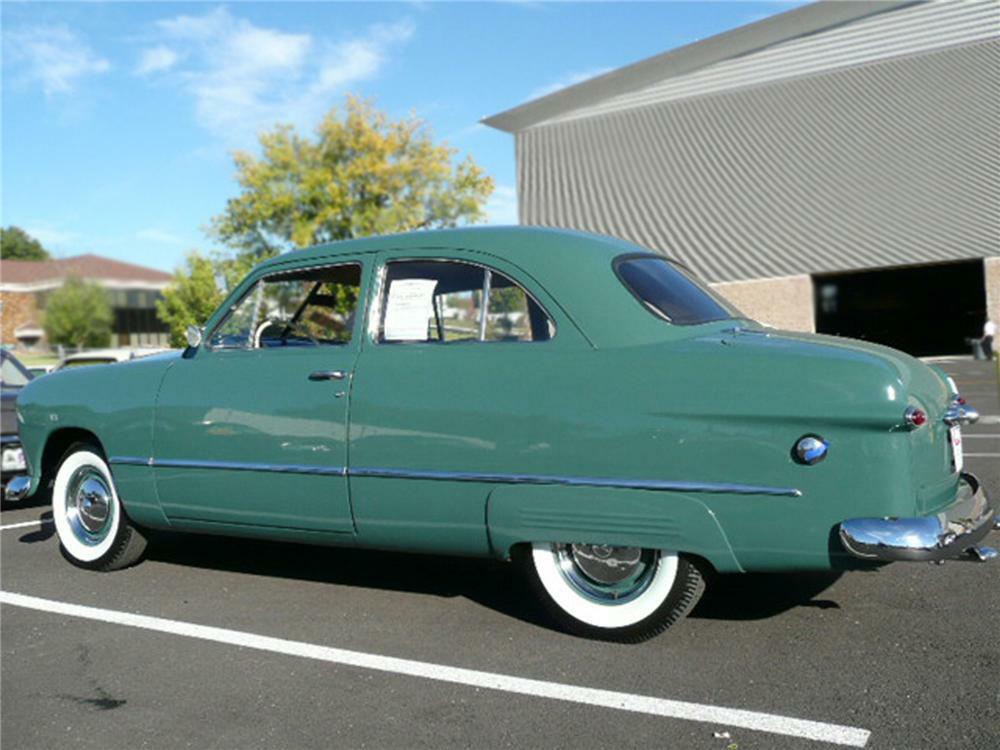 1949 FORD CUSTOM 2 DOOR COUPE - Rear 3/4 - 79037