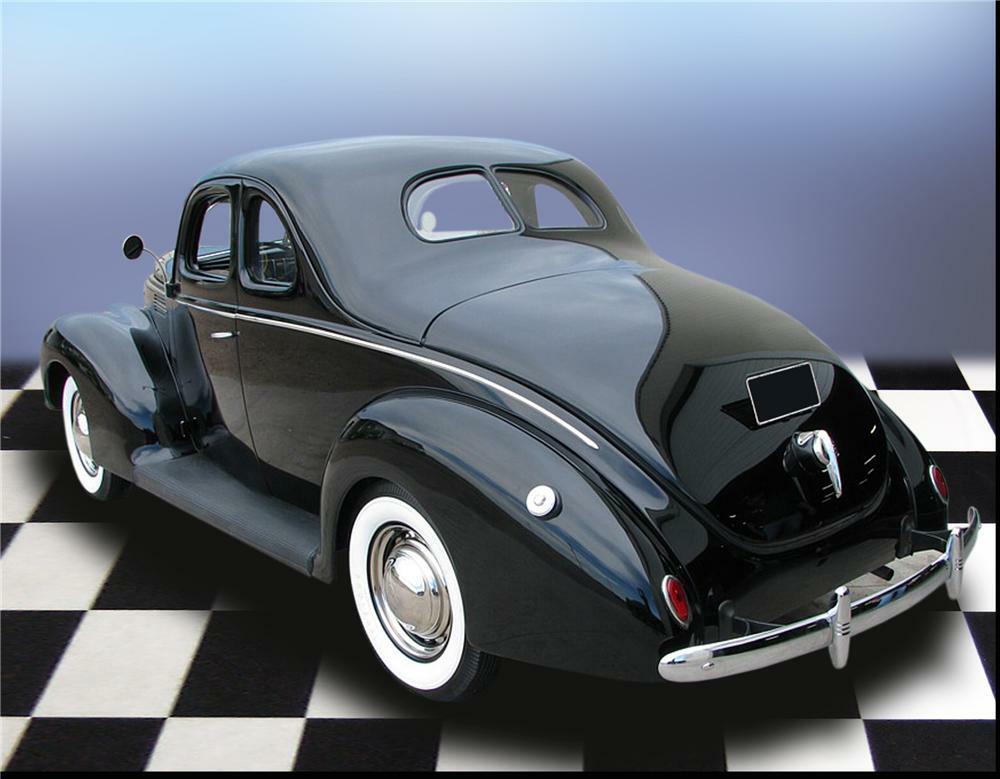1939 FORD STANDARD 5 WINDOW COUPE - Rear 3/4 - 79196