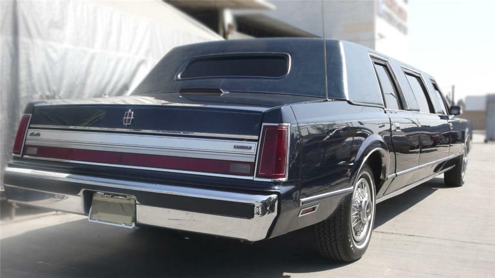 1988 Lincoln Limousine Bruce Willis Nypd cop, john mcclane's plan to reconcile with his estranged wife is thrown for a serious loop when minutes after he arrives at her office, the entire building is overtaken by a group of terrorists. 1988 lincoln limousine bruce willis