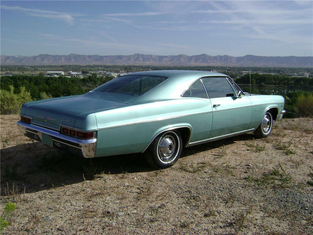 1966 CHEVROLET IMPALA 2 DOOR HARDTOP - Rear 3/4 - 81075