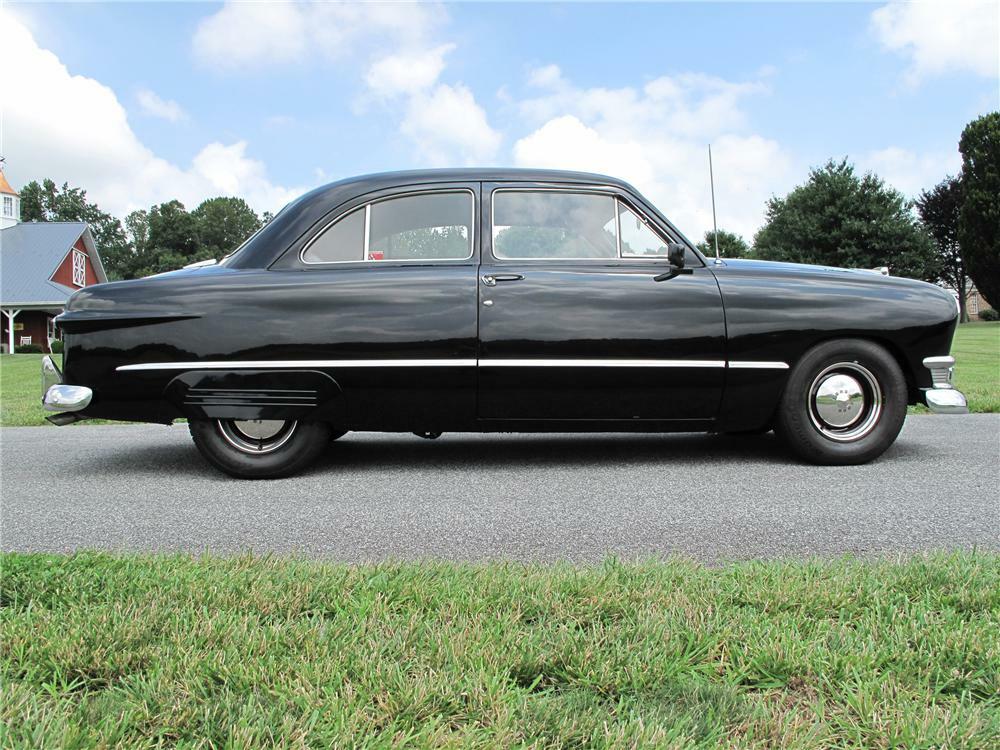 1950 FORD CUSTOM 2 DOOR SEDAN - Side Profile - 81101