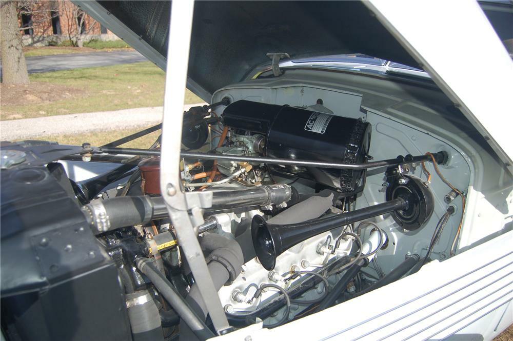 1937 CORD 812 WESTCHESTER SEDAN - Engine - 81327
