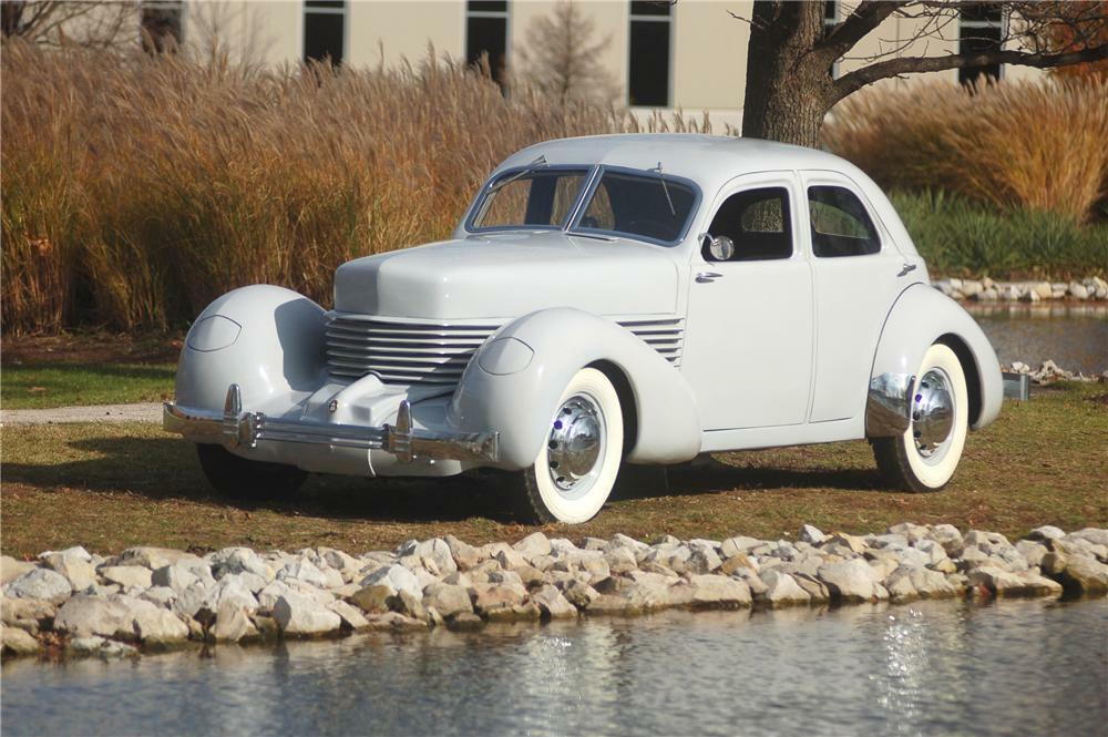 1937 CORD 812 WESTCHESTER SEDAN - Front 3/4 - 81327
