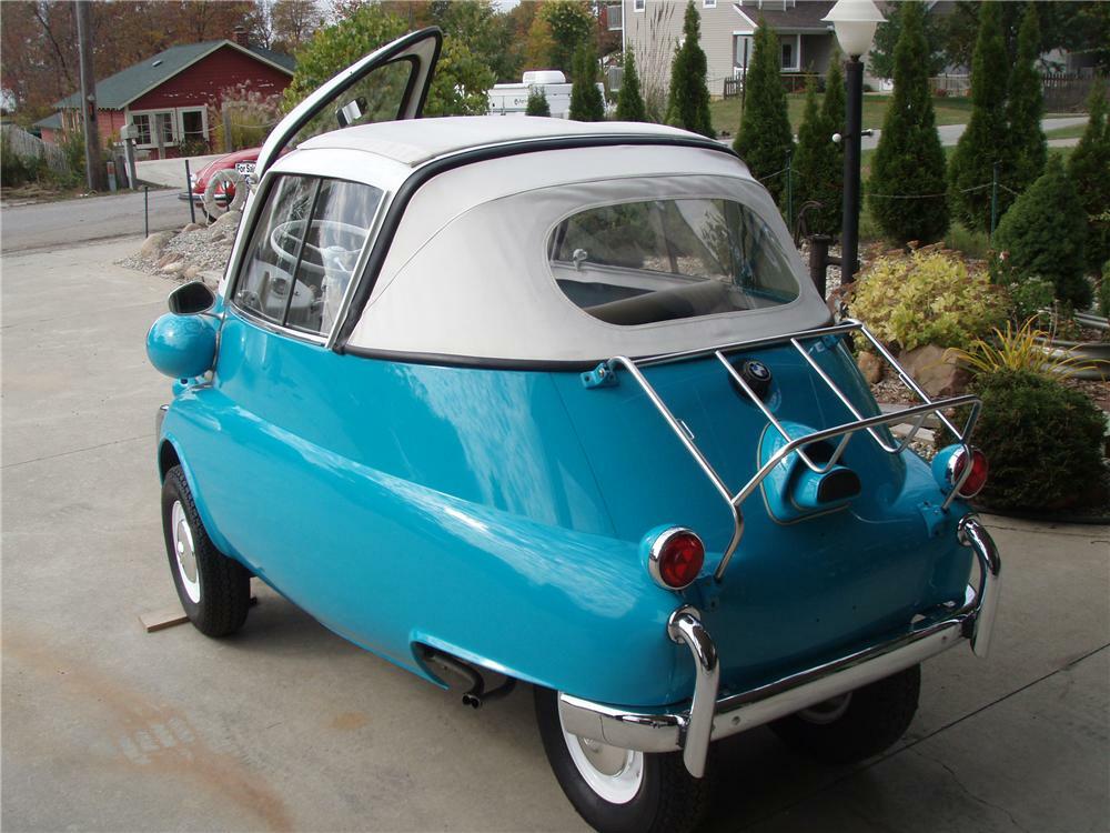 BMW Isetta Drag Racing