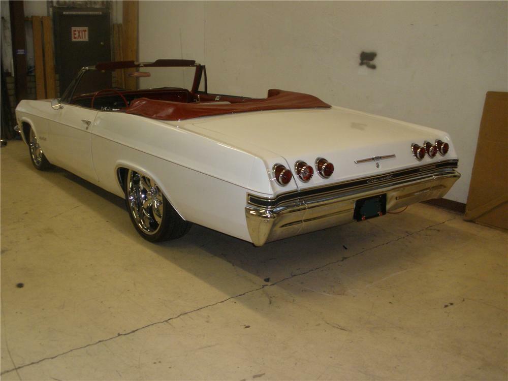 1965 CHEVROLET IMPALA SS CUSTOM CONVERTIBLE - Rear 3/4 - 81356