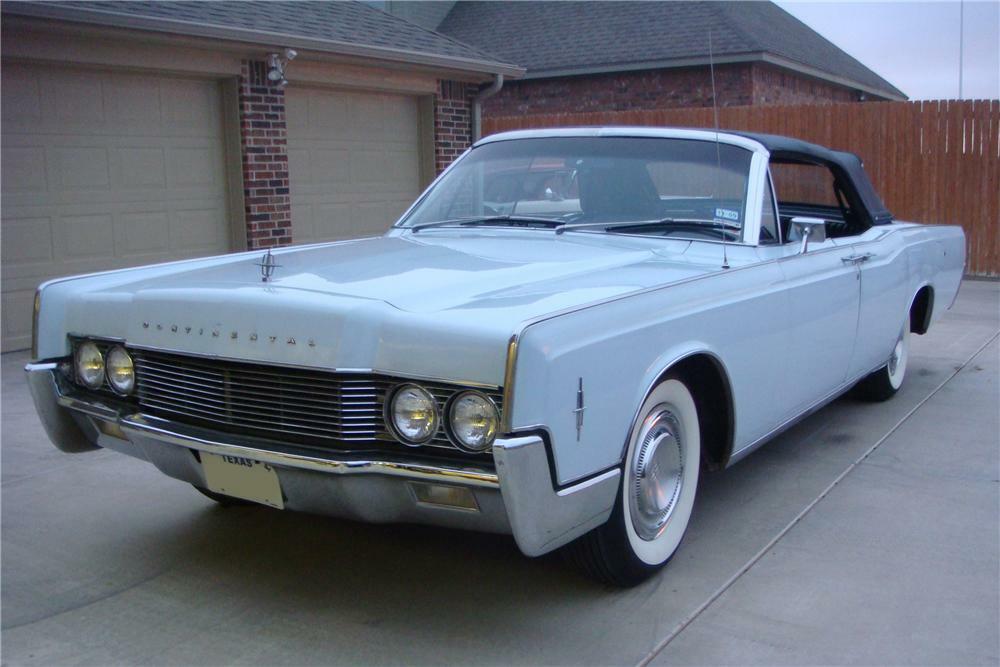 1966 LINCOLN CONTINENTAL 4 DOOR CONVERTIBLE - Front 3/4 - 82367