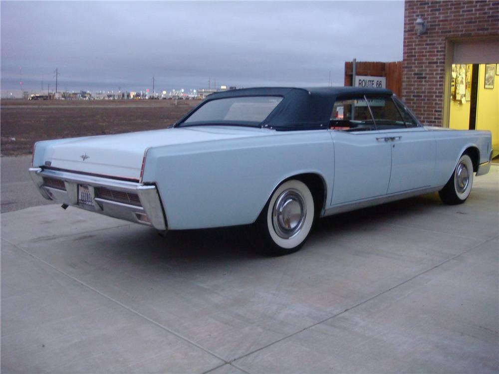 1966 LINCOLN CONTINENTAL 4 DOOR CONVERTIBLE - Rear 3/4 - 82367