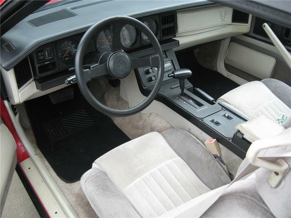 1984 PONTIAC TRANS AM 2 DOOR COUPE - Interior - 88986