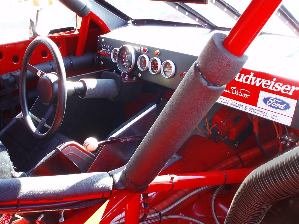 1992 FORD THUNDERBIRD BUDWEISER #11 NASCAR - Interior - 89067