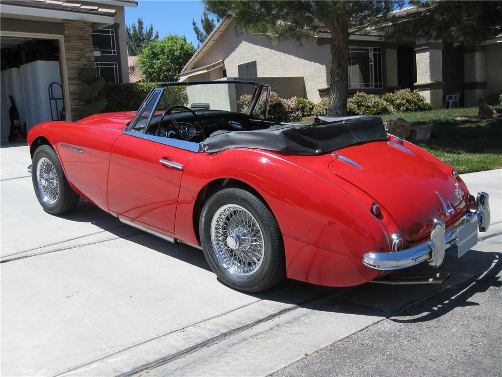 1963 AUSTIN-HEALEY 3000 MARK II CONVERTIBLE - Rear 3/4 - 90916