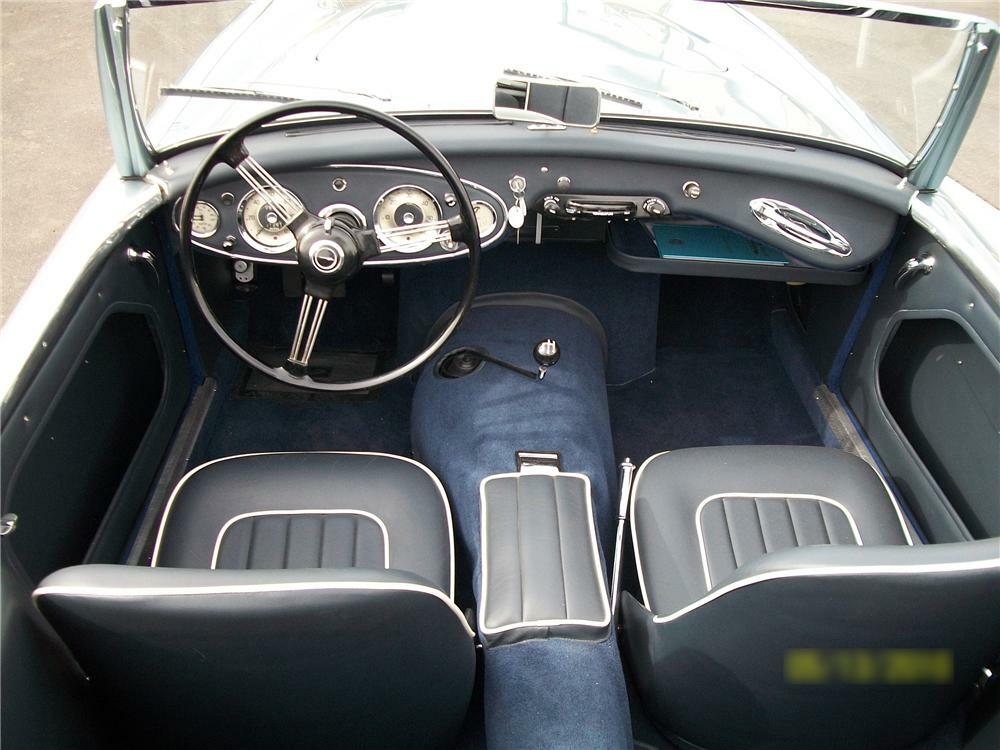 1961 AUSTIN-HEALEY 3000 BT7 ROADSTER - Interior - 90920