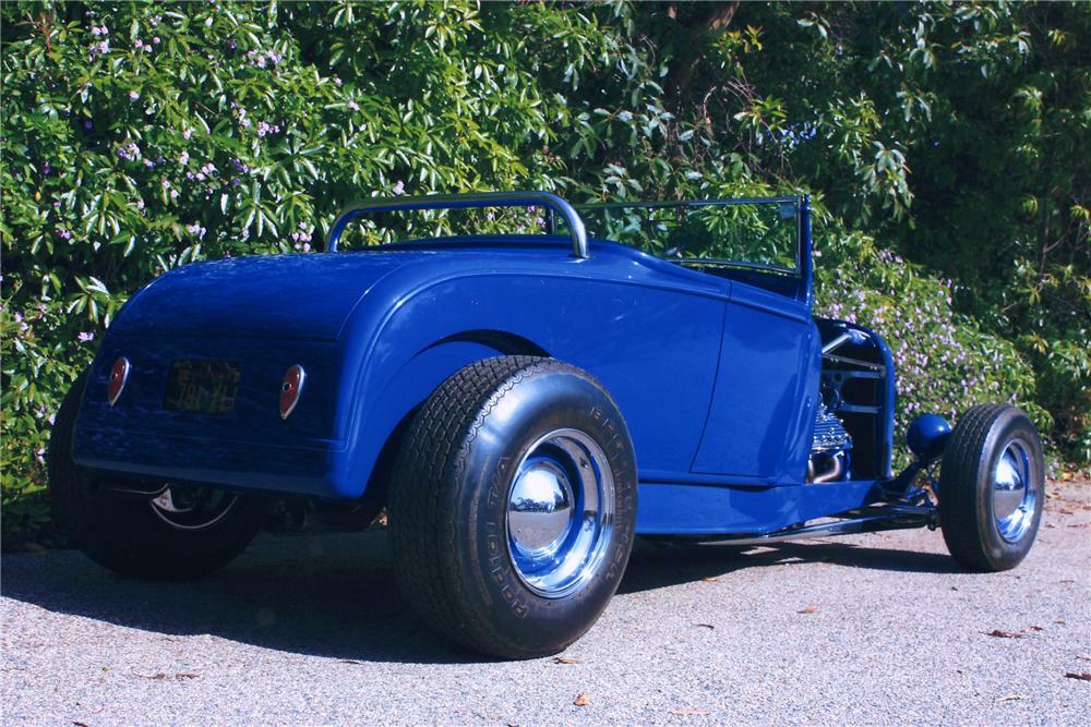 1932 FORD ROADSTER HOT ROD - Rear 3/4 - 90989