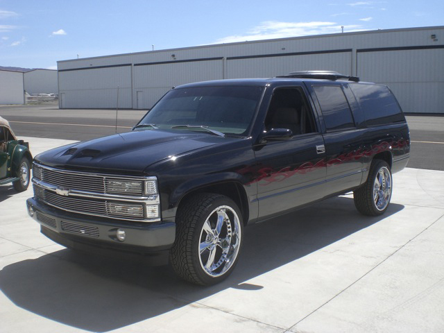 1999 Chevrolet Suburban Custom Suv