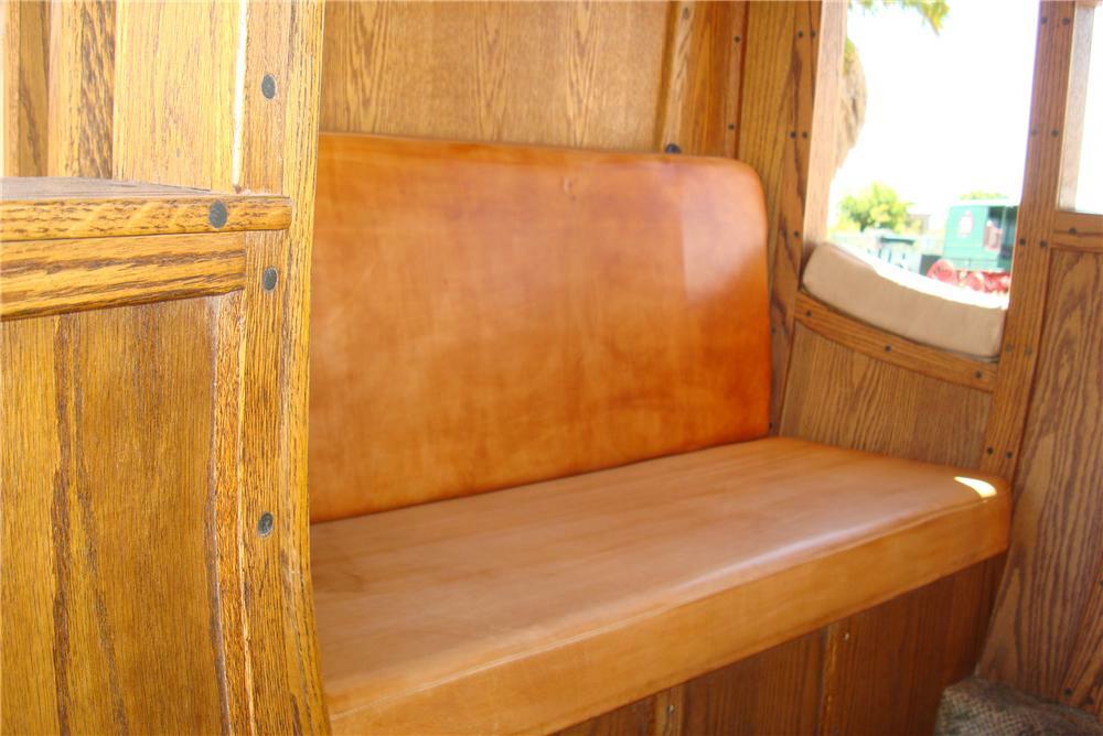 0 STAGE COACH FULL SIZED 1880 STYLE REPLICA - Interior - 94048