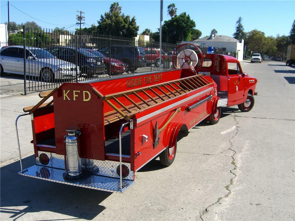 1951 CROSLEY FIRE HOOK & LADDER FIRE TRUCK - Rear 3/4 - 96228