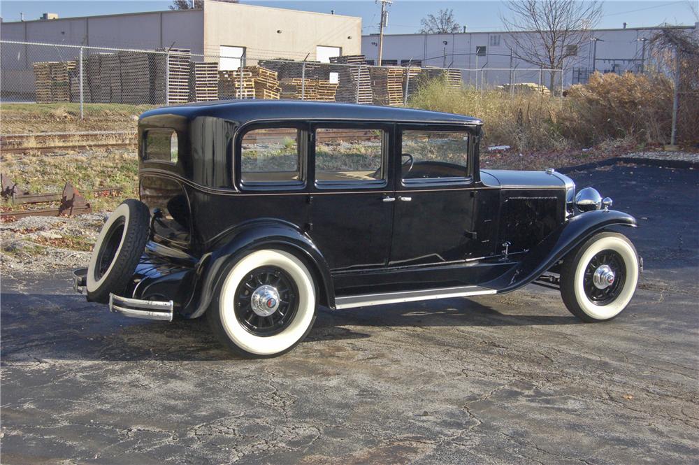 1930 LASALLE 340 SEDAN - Rear 3/4 - 96782