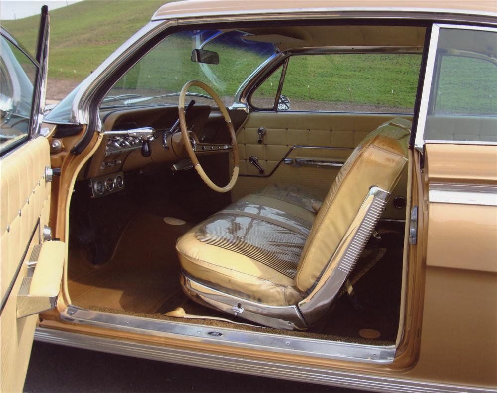 1962 CHEVROLET IMPALA SPORT COUPE - Interior - 98009