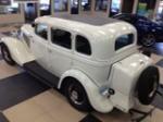 1934 FORD DELUXE 4 DOOR SEDAN - Rear 3/4 - 162278