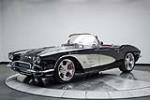 1961 CHEVROLET CORVETTE CUSTOM CONVERTIBLE - Front 3/4 - 188619