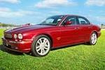 2004 JAGUAR XJR SEDAN - Front 3/4 - 194203